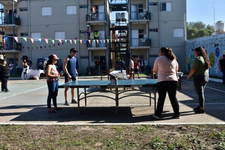 La vicegobernadora Schneider celebró el Día del Estudiante junto a jóvenes de la Residencia Estudiantil N°1