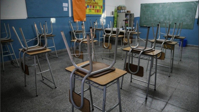 Docentes de Santa Fe realizan paro y movilizaciones contra la reforma previsional y la ley de financiamiento universitario