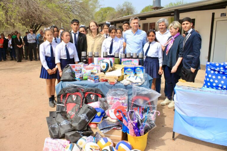 El Gobernador Zdero Inaugura Proyecto Educativo Innovador en Taco Pozo