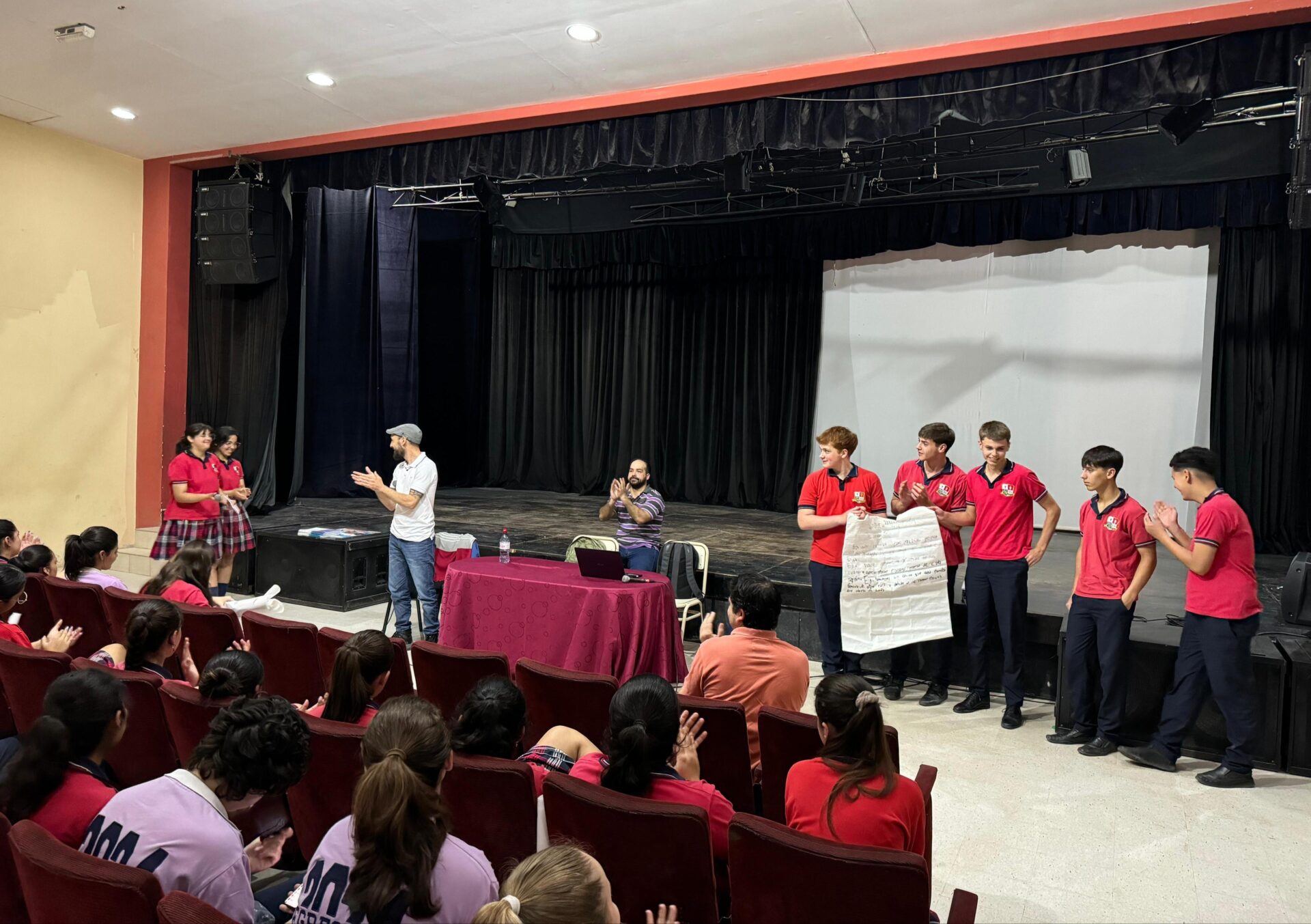 Las Breñas: Jornada de reflexión para prevenir desigualdades en estudiantes secundarios