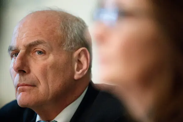 John Kelly advierte que Trump gobernaría como dictador si tuviera la oportunidad