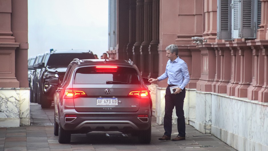 Las reservas cayeron USD 2.000 millones en un día, vinculadas a una reposición de encajes bancarios