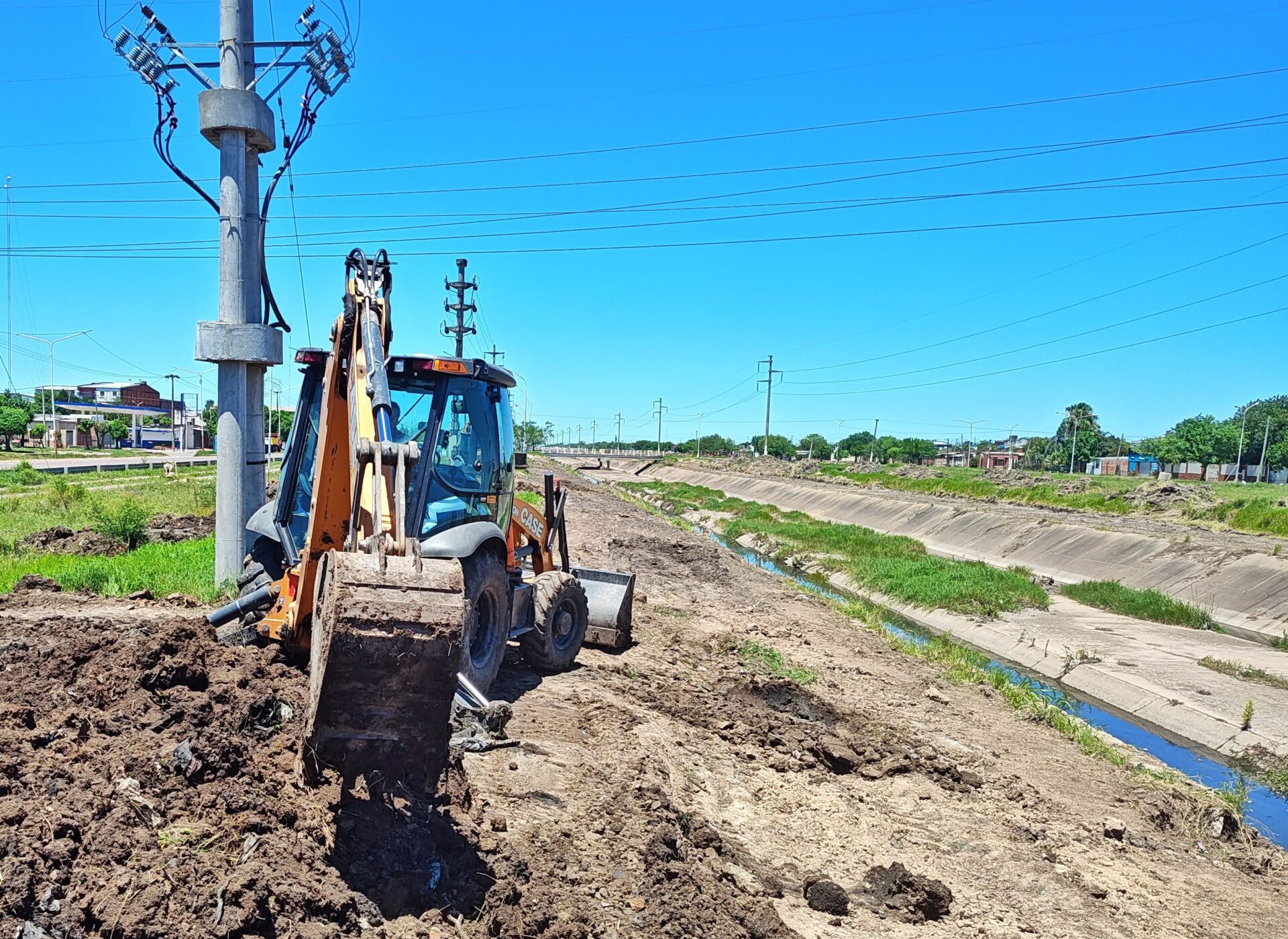 La Municipalidad de Resistencia recupera el canal de Soberanía y el parquizado de la zona