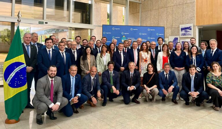 Ministro Zimmermann participa en Brasil de la 1ra. Cumbre Sudamericana Agroglobal