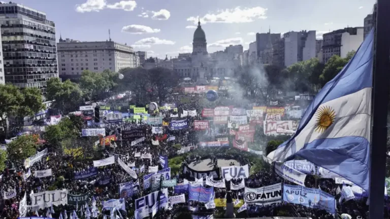 A pesar de la Marcha Universitaria, Javier Milei veta la Ley de Financiamiento Universitario