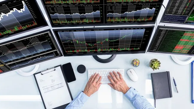 S&P Merval retrocede tras seis jornadas al alza y el riesgo país frena su caída luego de tocar mínimos de cinco años