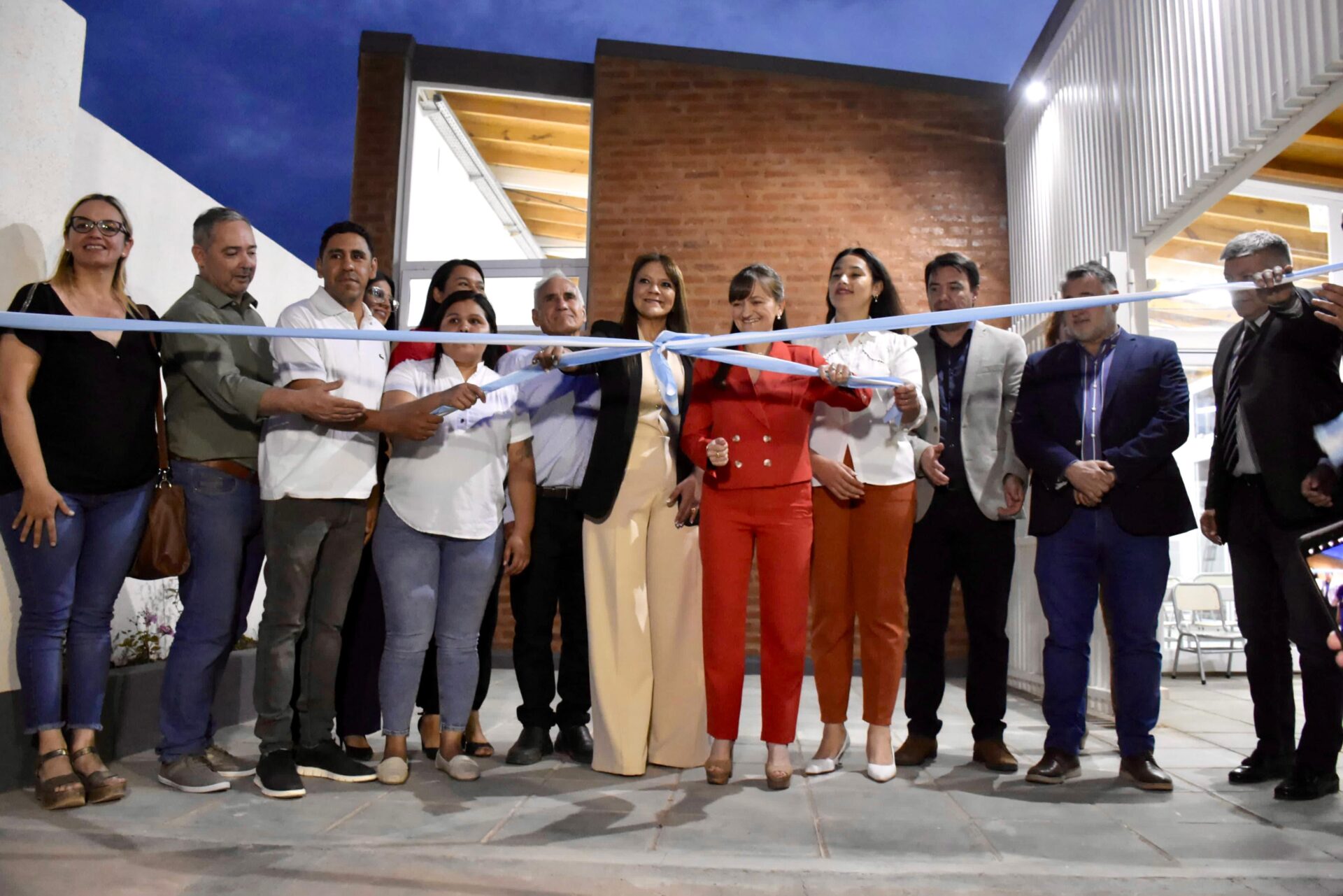 90 AÑOS DE LOS FRENTONES: LA VICEGOBERNADORA SCHNEIDER PRESIDIÓ EL ACTO ANIVERSARIO CON IMPORTANTES OBRAS PARA LA COMUNIDAD