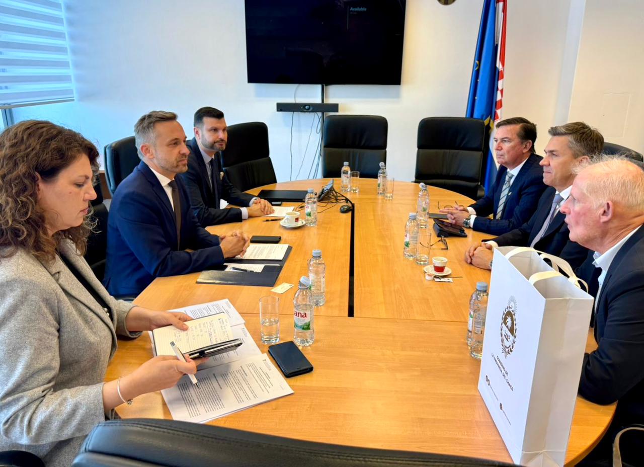 CHACO CONSOLIDA Y ARTICULA LAZOS INTERNACIONALES