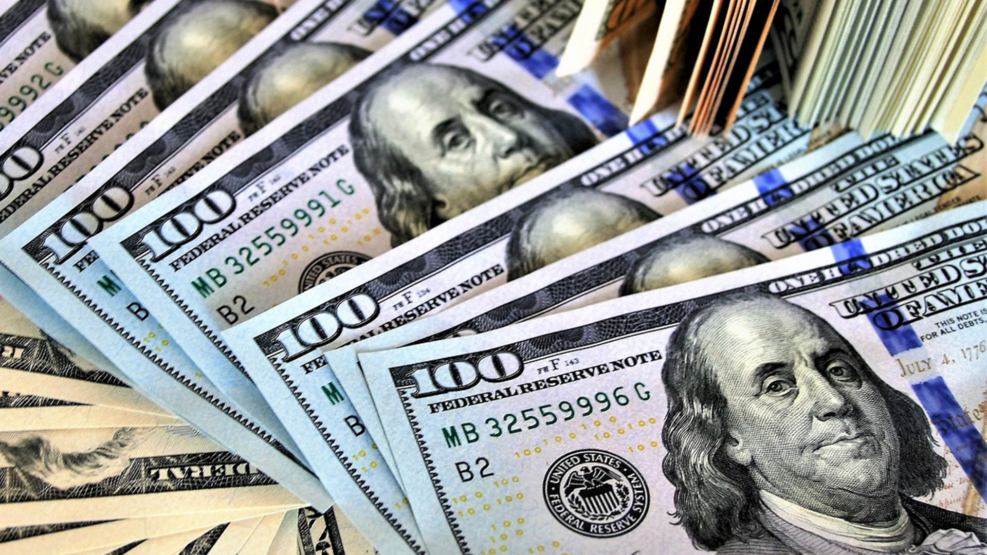 El dólar blue baja por tercera vez en la semana y alcanza un mínimo desde mayo