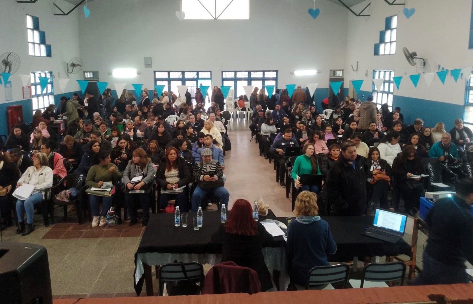 Educación Garantiza Transparencia y Eficiencia en la Emisión de Títulos Secundarios