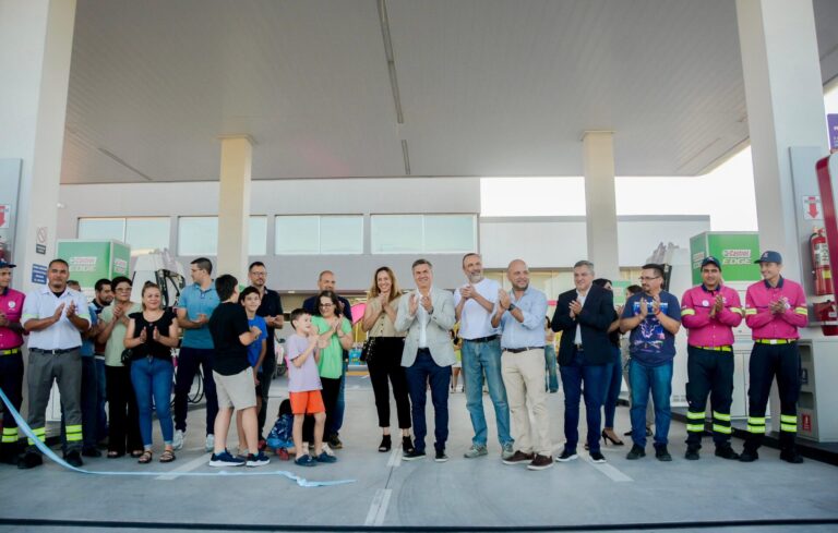 Inauguración de estación de servicio Axion en Puerto Tirol: impulso al empleo y la economía local