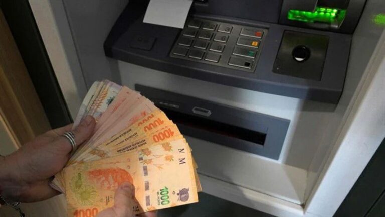 El gobernador Zdero anunció el pago de sueldos para la Administración Pública