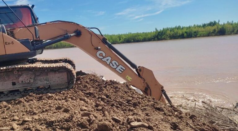 El Gobierno Provincial trabaja en el reencauzamiento del Río Bermejo para proteger la costa chaqueña