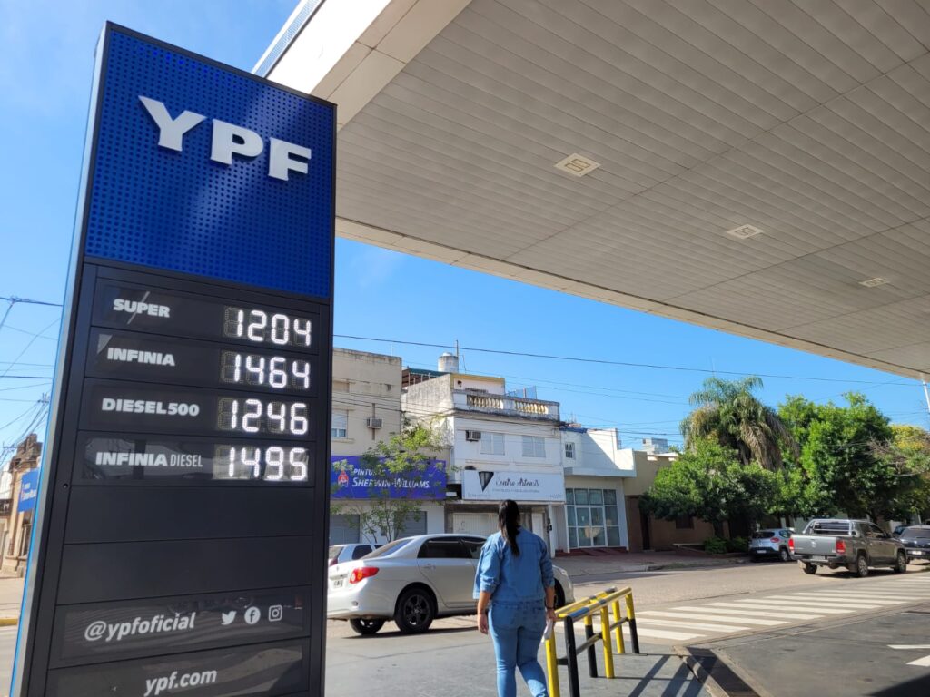 YPF aumenta los precios de nafta y gasoil desde hoy: impacto moderado en el inicio de 2025