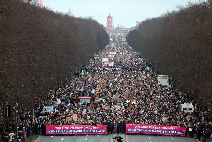 Masiva Protesta en Berlín Contra el Acercamiento Entre Conservadores y la Extrema Derecha