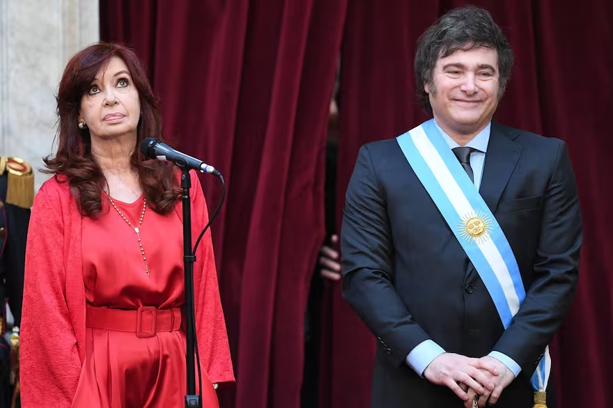Cristina Kirchner responde a Javier Milei tras denuncia por cobro indebido de plus patagónico
