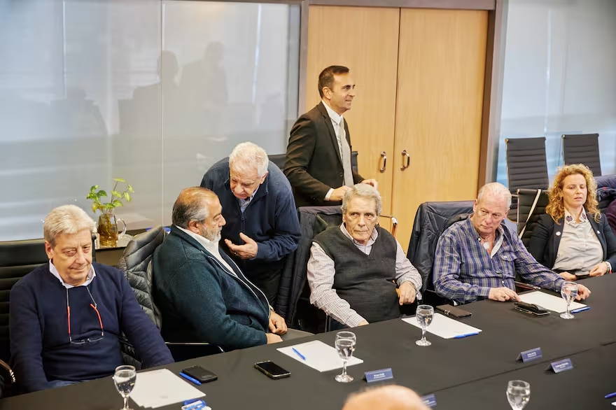 El Gobierno Busca Limitar Aumentos Salariales y Destaca “Entendimiento” con la CGT