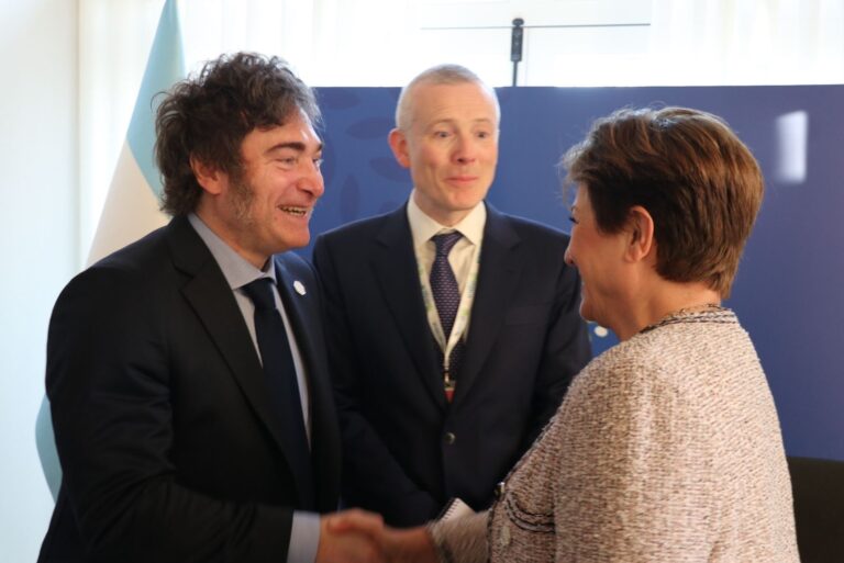 El gobierno provincial anuncio el cronograma de pagos para pasivos y activos
