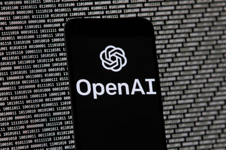 OpenAI desarrolla un dispositivo de IA que podría reemplazar los celulares