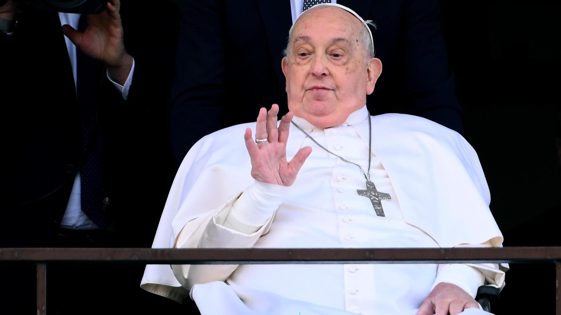 El Papa Francisco sigue en recuperación y la Iglesia plantea un escenario de dos meses