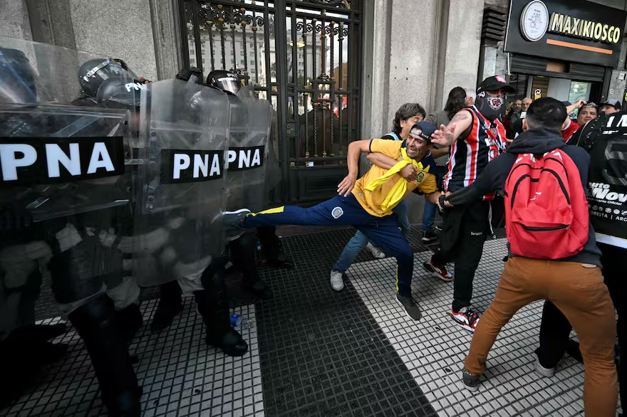 Incidentes en el Congreso: Solo una minoría de los detenidos serían barrabravas