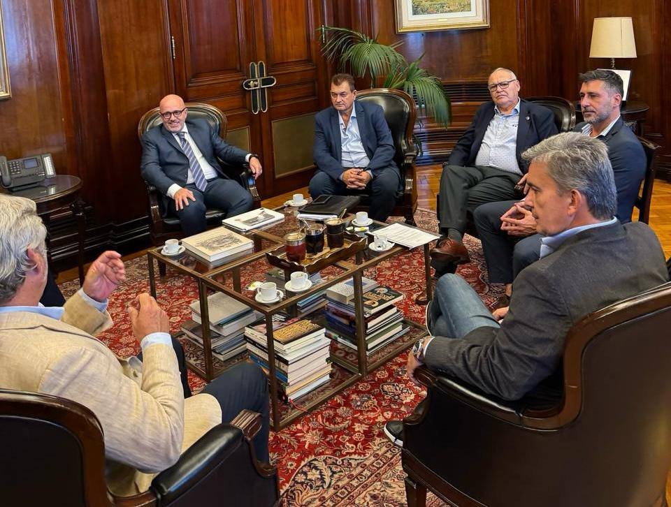 Chaco busca respaldo nacional ante la crisis agropecuaria: Gestión activa en Buenos Aires.