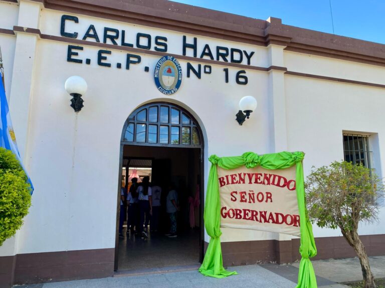 Nuevo impulso educativo en Las Palmas: Zdero inaugura mejoras en la Escuela Nº 16, enfatizando la importancia de la inversión en educación.