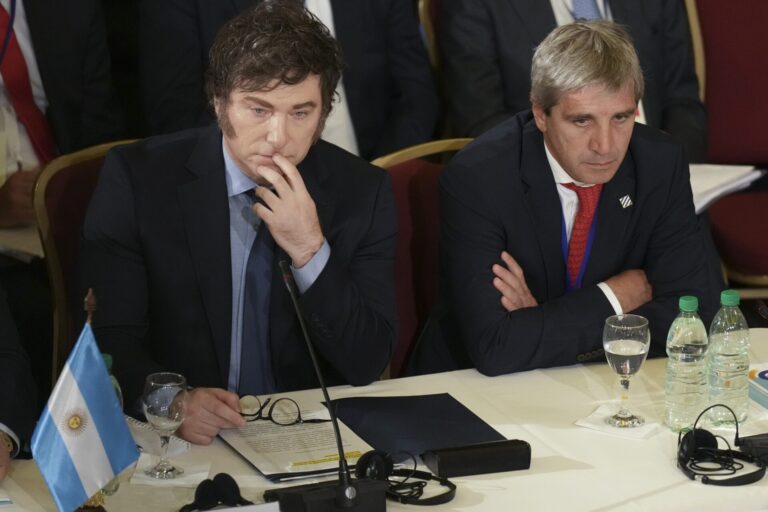 Argentina Recibe Hoy Desembolso del FMI Tras Inicio de Flotación Cambiaria