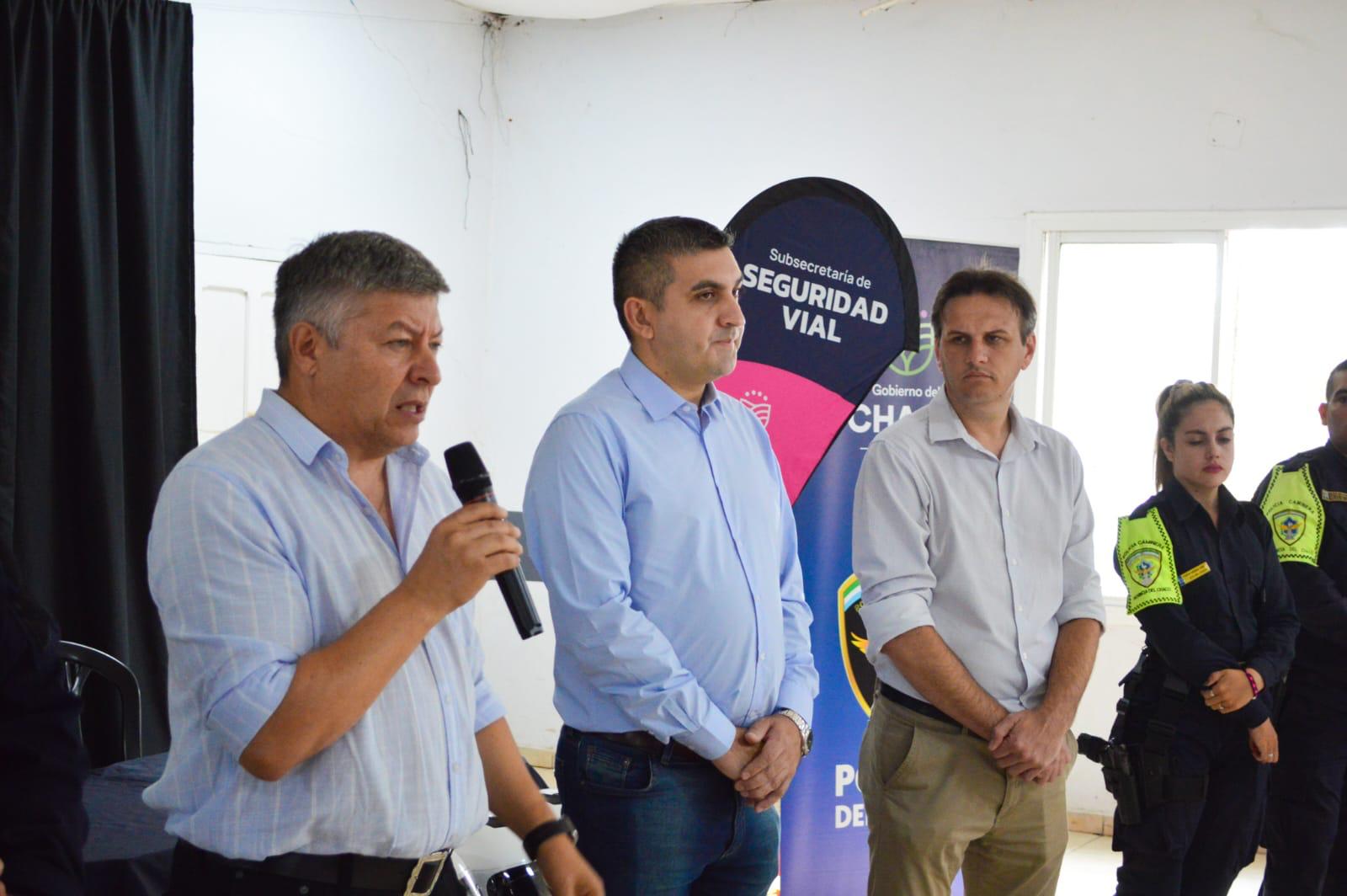 Fontana Recibe Cascos de Seguridad y Clínica de Manejo en Campaña Provincial de Seguridad Vial