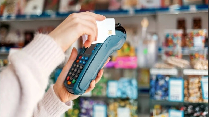 Récord de Morosidad en Tarjetas de Crédito: Familias Argentinas Profundizan su Endeudamiento