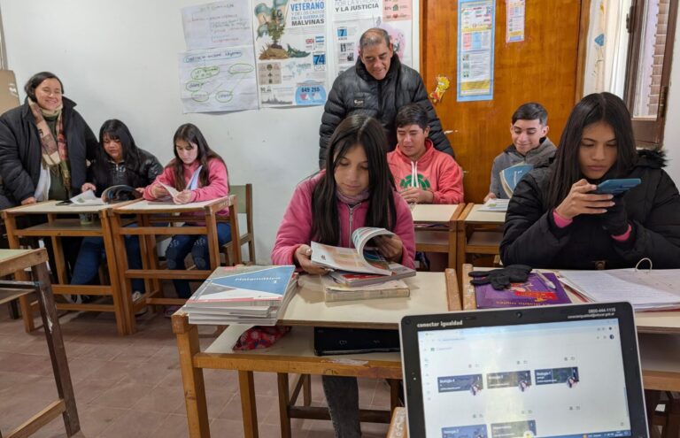 Fortalecen Escuelas Secundarias Rurales Mediadas por TIC en Chaco con Acompañamiento Territorial
