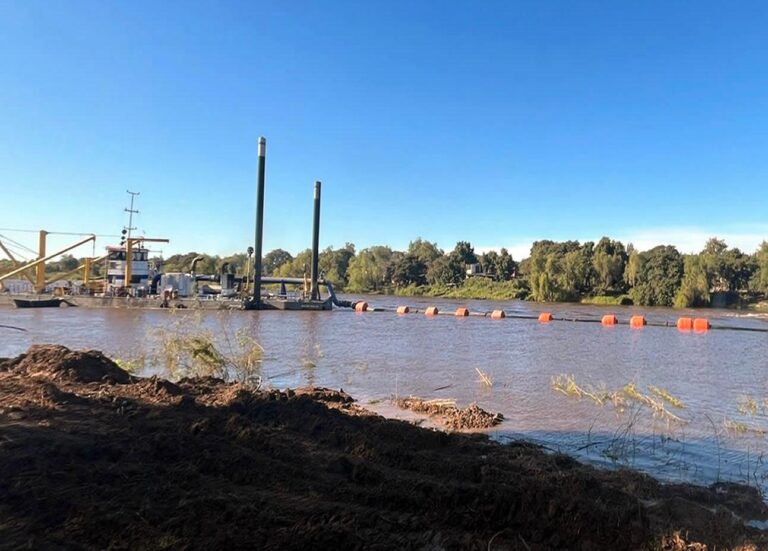 Chaco e YPF Impulsan Dragado Estratégico en el Riacho Barranqueras