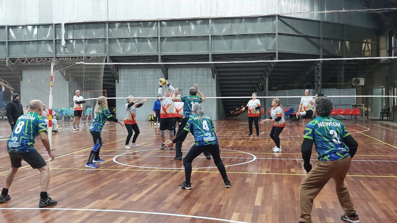 Adultos Mayores se Destacan en el Newcom: La Etapa Local de “Chaco Juega” Llena de Deporte y Competencia Amigable