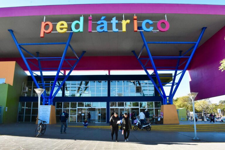 Chaco se consolida como líder nacional en implantes cocleares infantiles