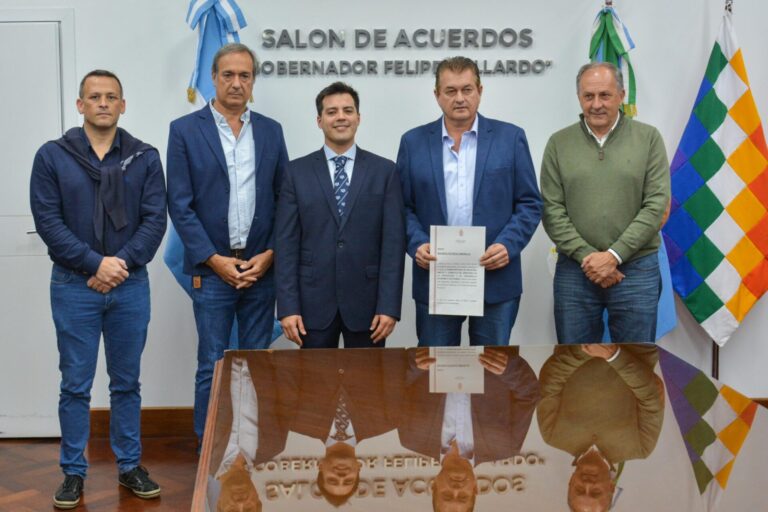 CHARATA CUMPLIÓ 111 AÑOS: EL GOBERNADOR LEANDRO ZDERO REAFIRMÓ EL COMPROMISO DE INFRAESTRUCTURA EDUCATIVA Y DESARROLLO