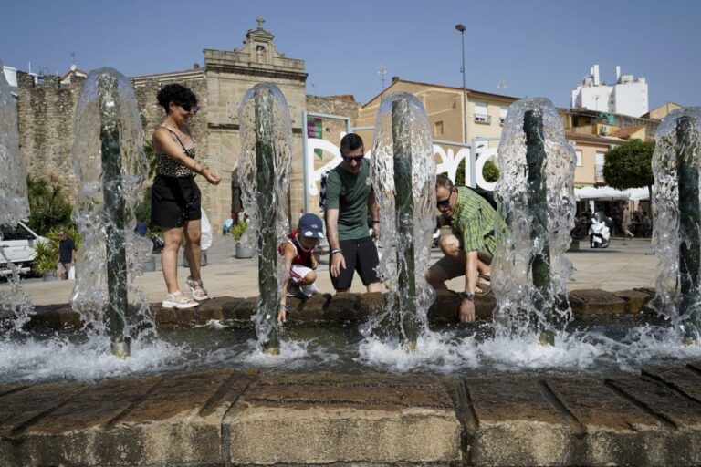 Europa se asfixia bajo una ola de calor “excepcional” con temperaturas que superan los 42°C