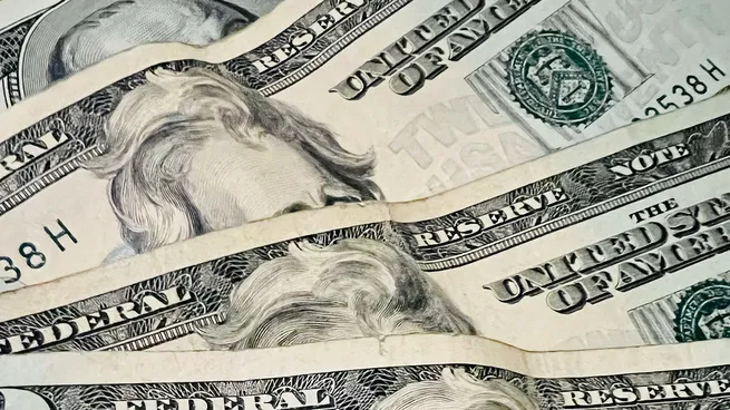 Tras una Semana Frenética, el Dólar Oficial Frena su Escalada