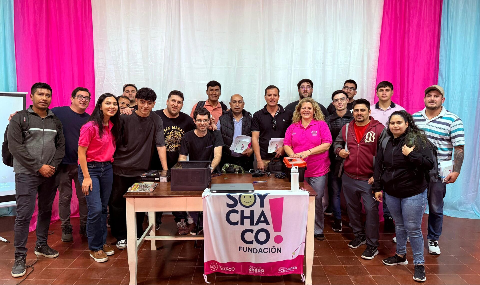 Éxito en los cursos de reparación de equipos informáticos en San Martín y Pampa Almirón