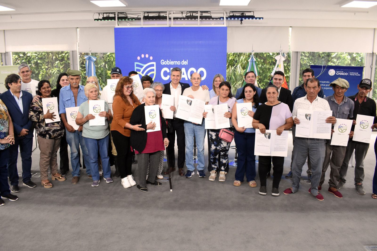 Restitución histórica: Zdero entregó títulos de propiedad y sentenció que “las tierras vuelven a manos de los que realmente trabajan”