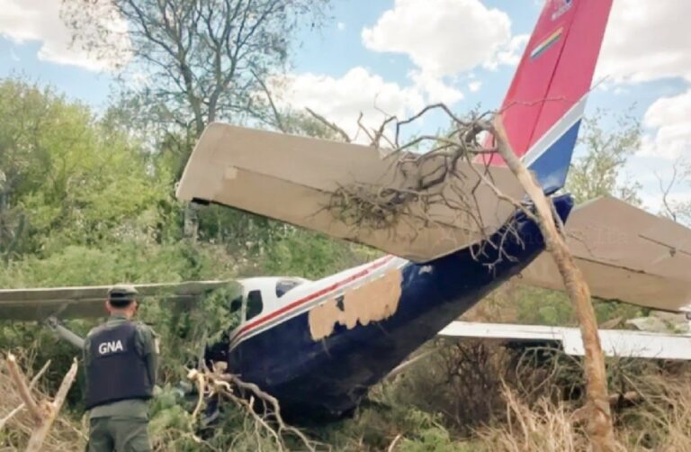 Narcoavioneta Boliviana se Estrella en Salta con 130 Kilos de Cocaína a Bordo