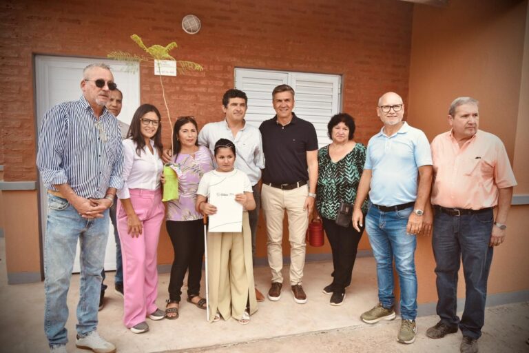 Zdero entregó viviendas en Concepción del Bermejo: un hito de transparencia y recuperación de la obra pública