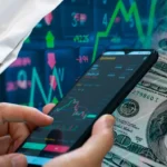 Euforia en la City: El “círculo virtuoso” de la deuda dispara la demanda de activos argentinos y perfora el Riesgo País