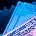 Dólar hoy: El “blue” rompe la inercia bajista y el BCRA consolida un enero récord