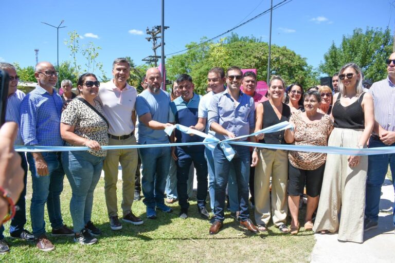Impulso al desarrollo urbano: Leandro Zdero inauguró un nuevo espacio recreativo en Puerto Vilelas