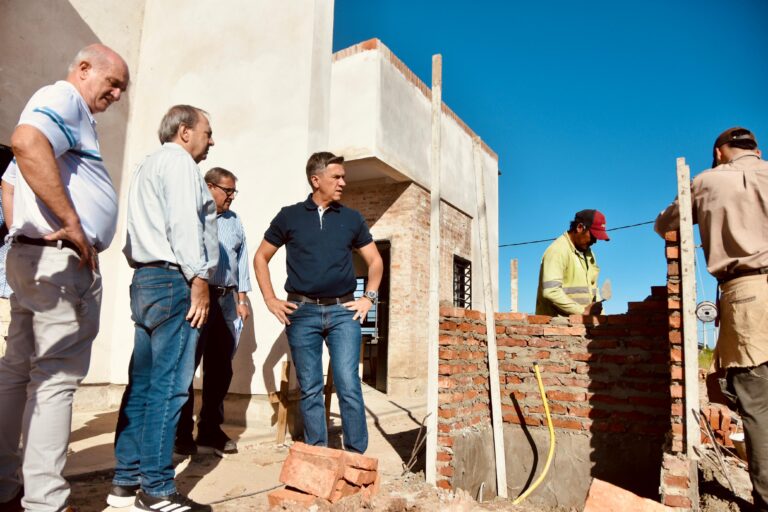 Zdero ratifica el compromiso habitacional: Supervisión de obras en la Chacra 214 y un fuerte mensaje de transparencia