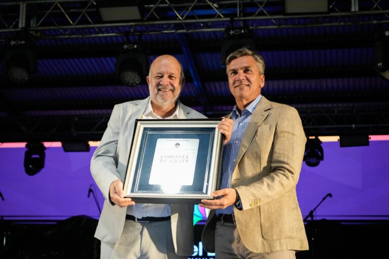 Coronel Du Graty celebró su 84° aniversario con anuncios de viviendas y nuevas obras de pavimentación