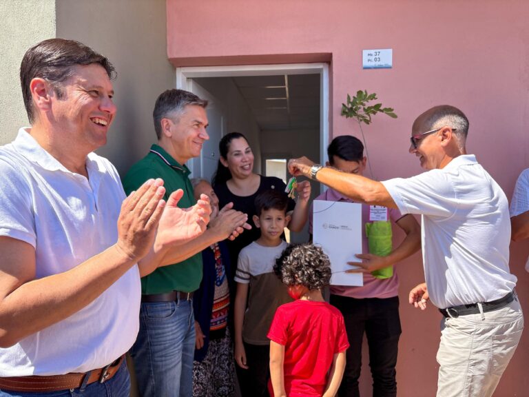 El sueño cumplido: 32 familias de Quitilipi recibieron las llaves de su nuevo hogar