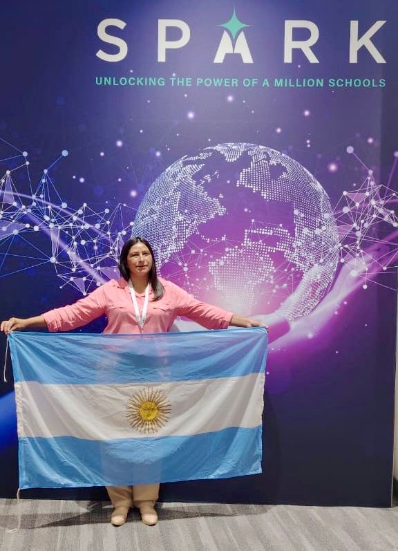 De Taco Pozo al mundo: Gloria Cisneros compite en Dubái por el “Nobel de la Educación”