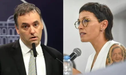 Tensión por las tasas municipales: Duro cruce mediático entre Manuel Adorni y Mayra Mendoza