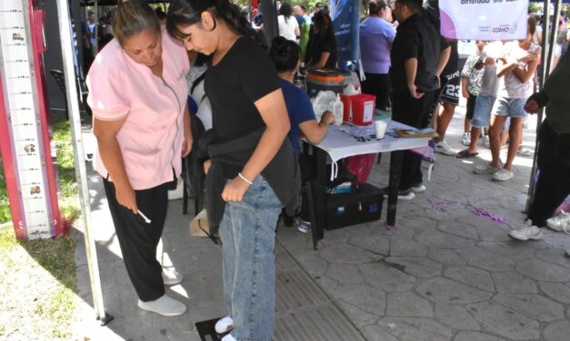 Éxito sanitario en Resistencia: más de 1.500 personas completaron controles médicos en la Plaza 25 de Mayo